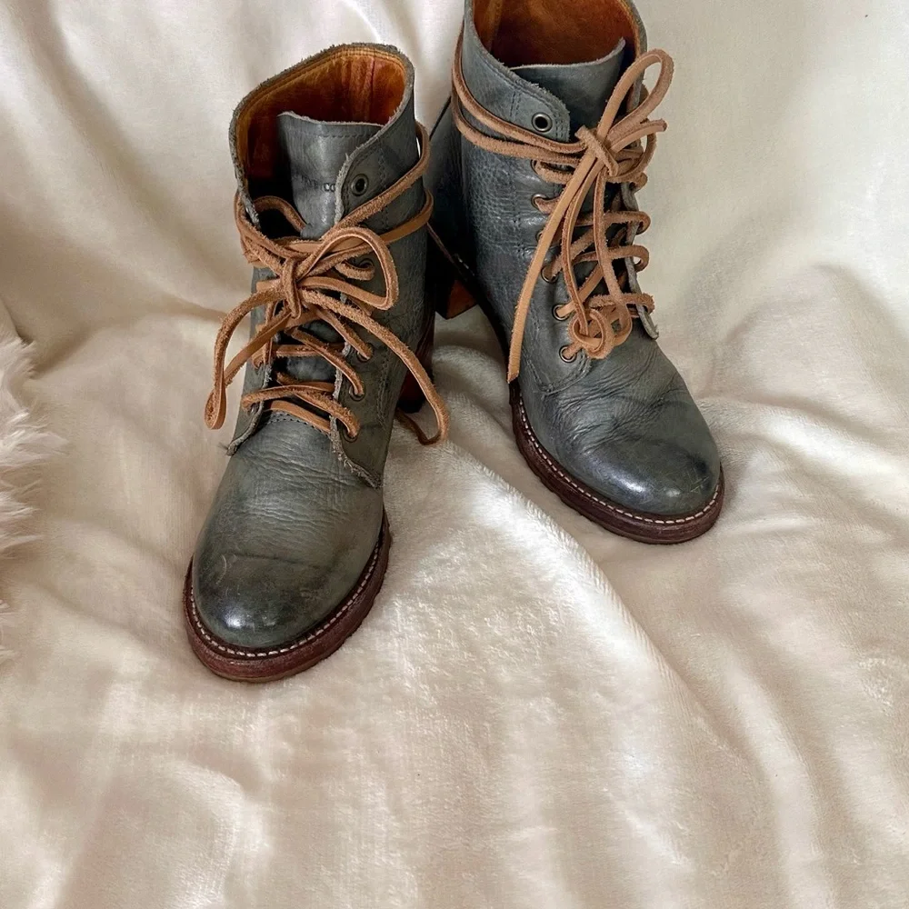 Frye 6 generations Lace-Up Boots in blue/grey boots, lace up